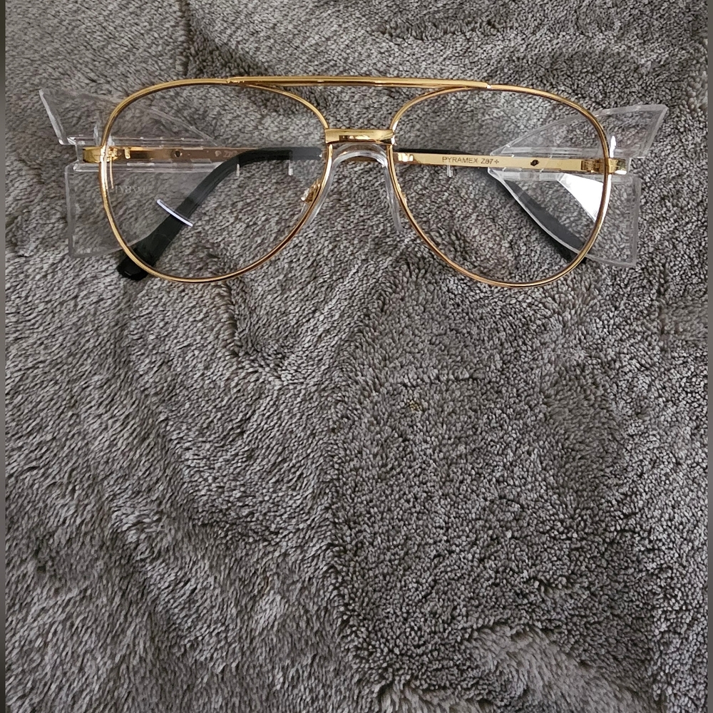 Chic Gold Aviator Glasses